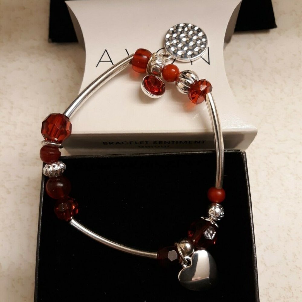 AVON Sentiment Love Red Stretch Bracelet NEW